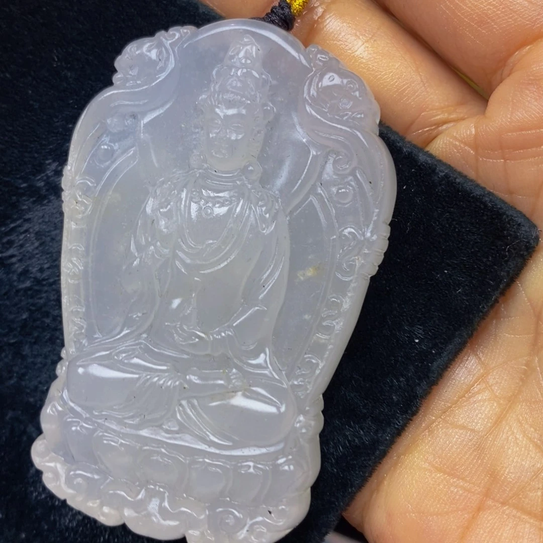 未镶嵌石英质玉（黄龙玉）颈饰