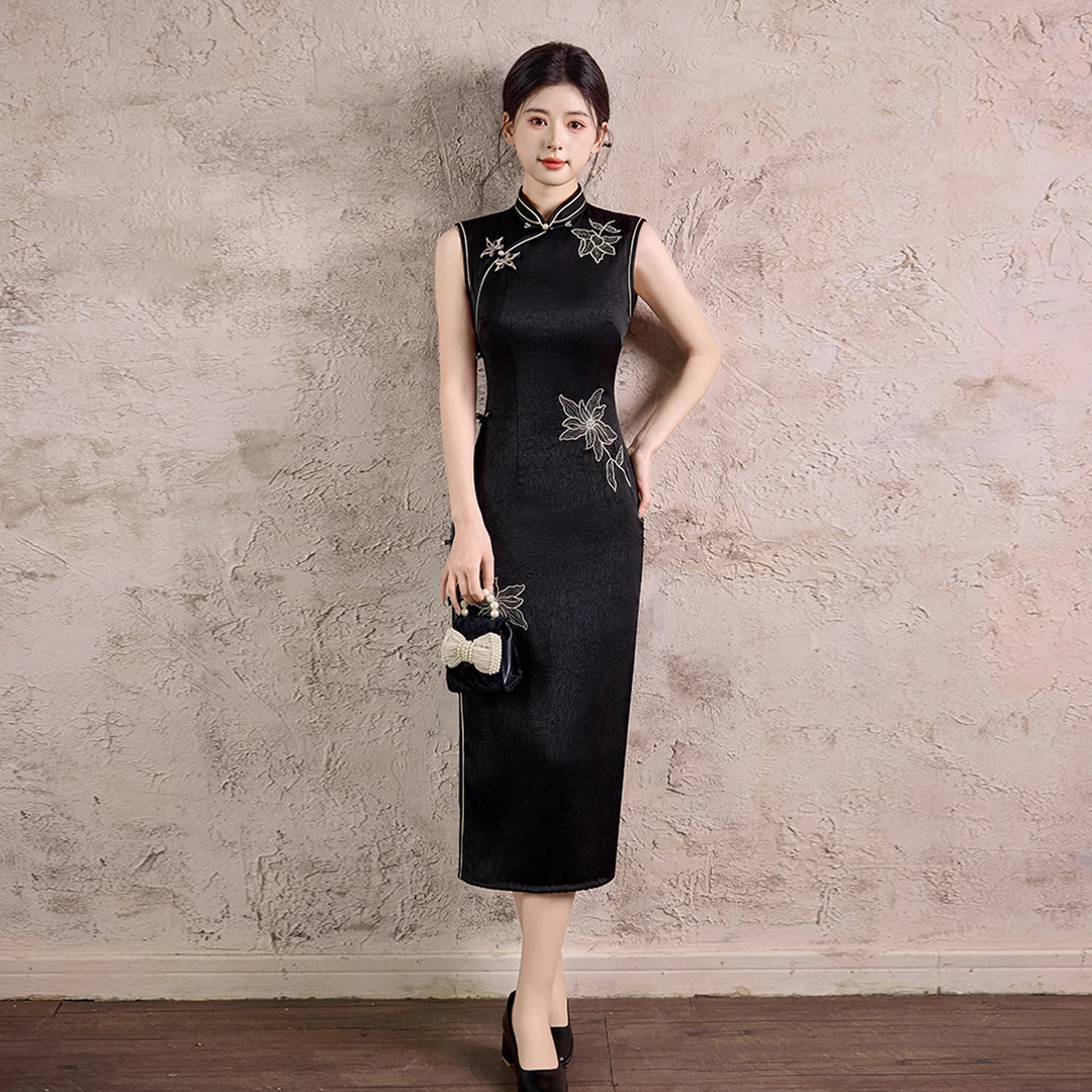 【丹语】2025春夏高端年轻款黑色刺绣复古气质中式旗袍修身显瘦日常