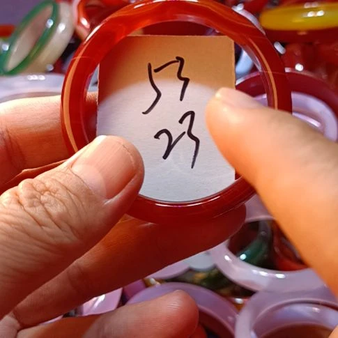 玛瑙/玉髓手镯未镶嵌