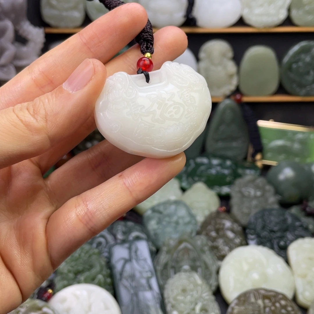 和田玉未镶嵌颈饰