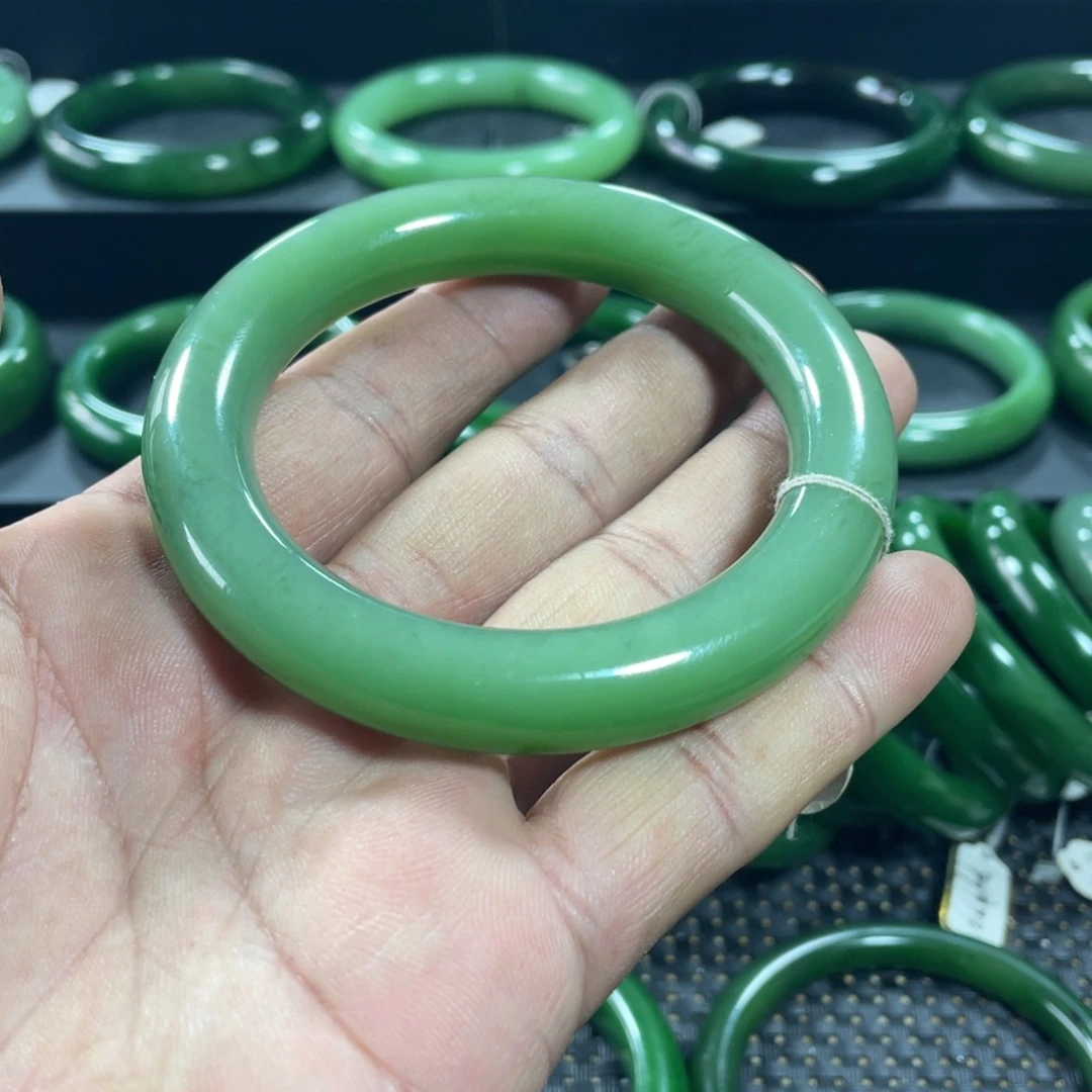 和田玉（碧玉）未镶嵌手镯