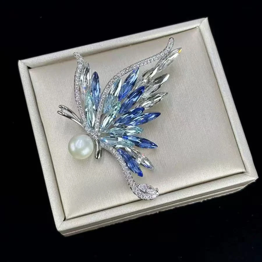 铜合金合成锆石胸针 蓝色梦蝶 胸针超闪精致胸花