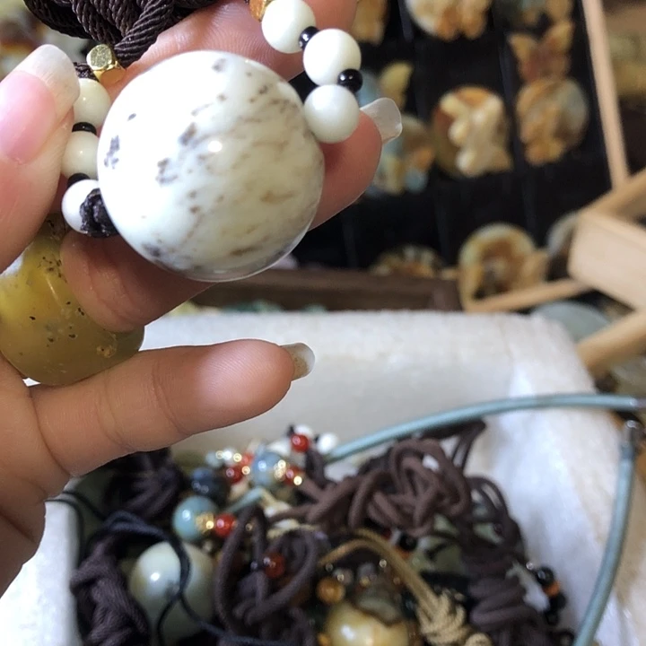 岫玉未镶嵌岫玉挂件