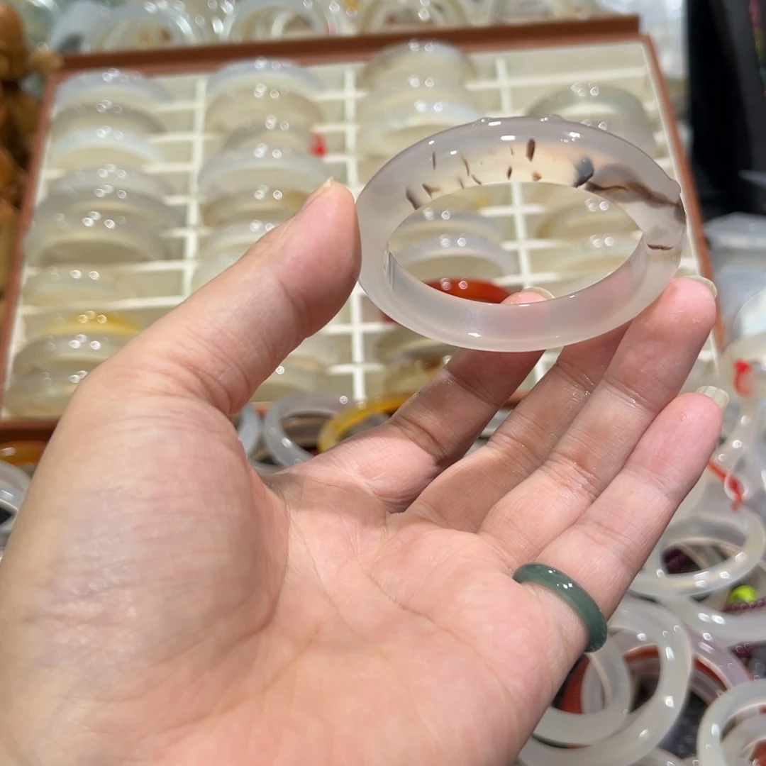 玛瑙/玉髓未镶嵌手镯5354。圈49