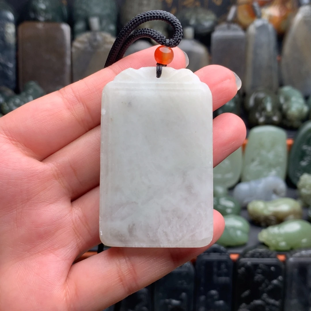 和田玉未镶嵌颈饰挂件37（有包容）