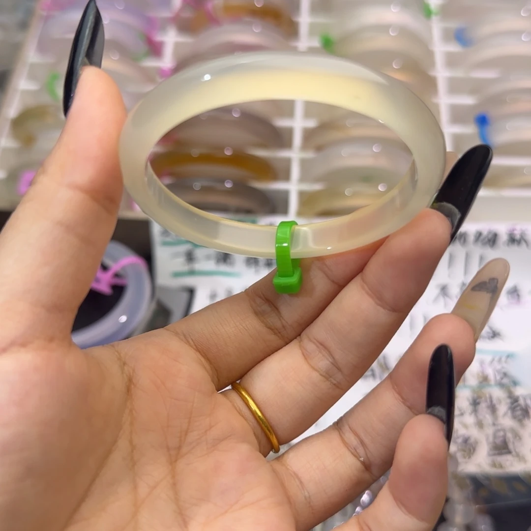 禧***玛瑙/玉髓未镶嵌手镯