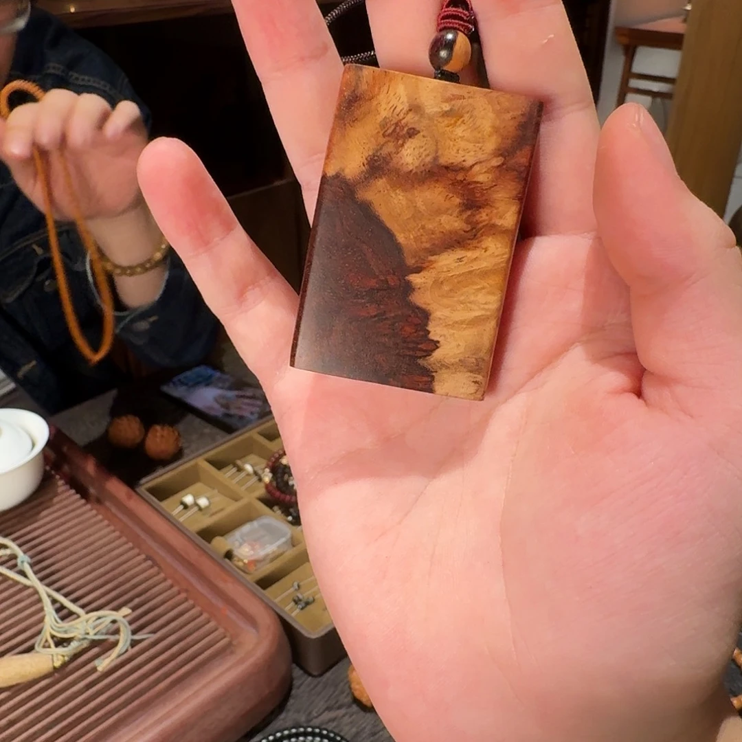 小叶紫檀吊坠留疤
