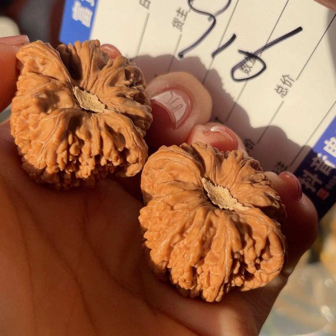 把件核桃34左右承德密纹石膏打底