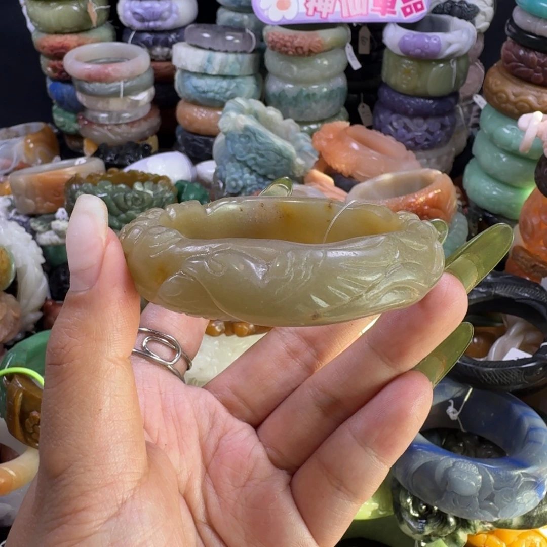 石英质玉（佘太翠）未镶嵌手镯51，58，微瑕不退换