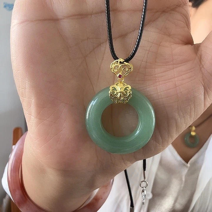 涵***奶东陵石合金颈饰吊坠
