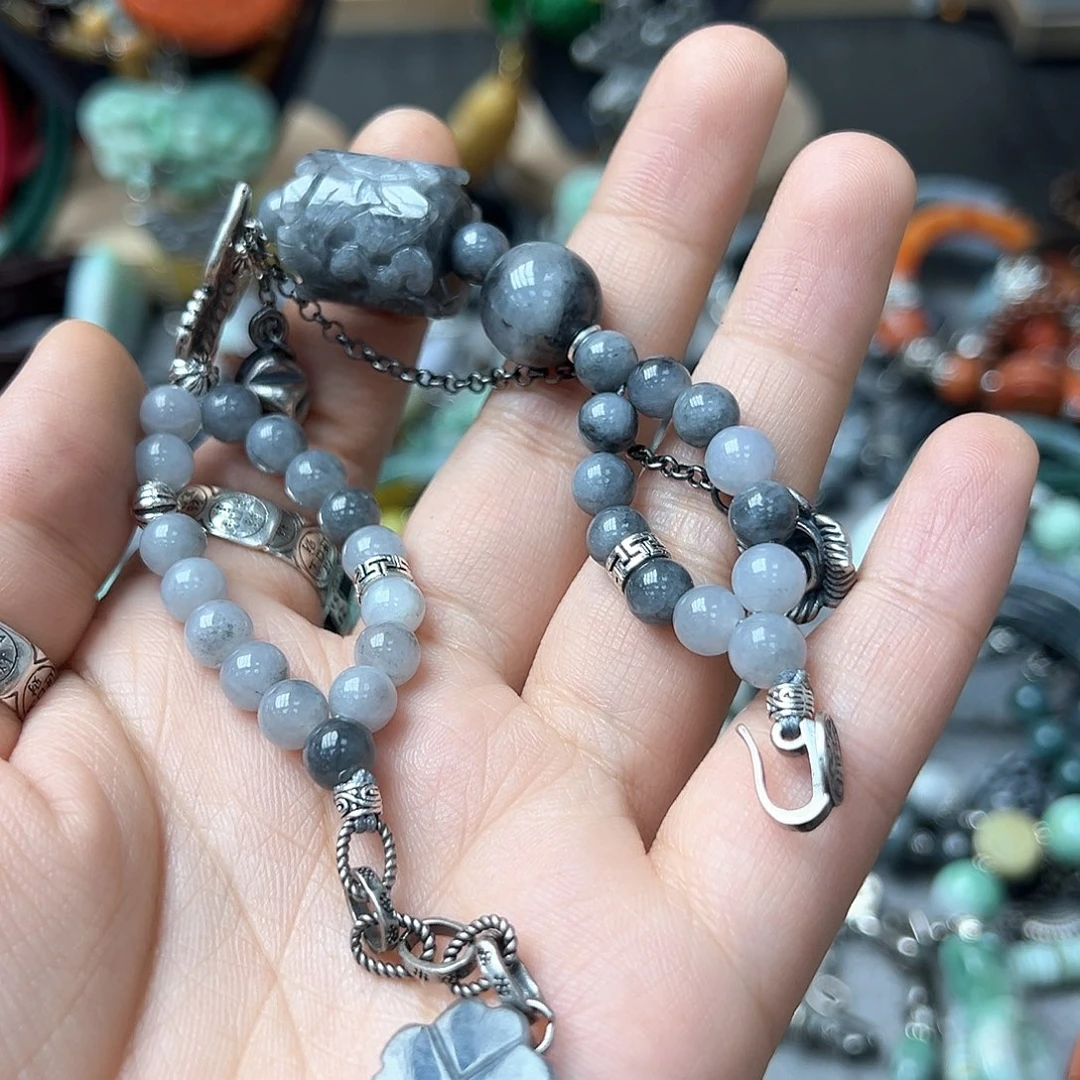 翡翠戒指未镶嵌伊**朵