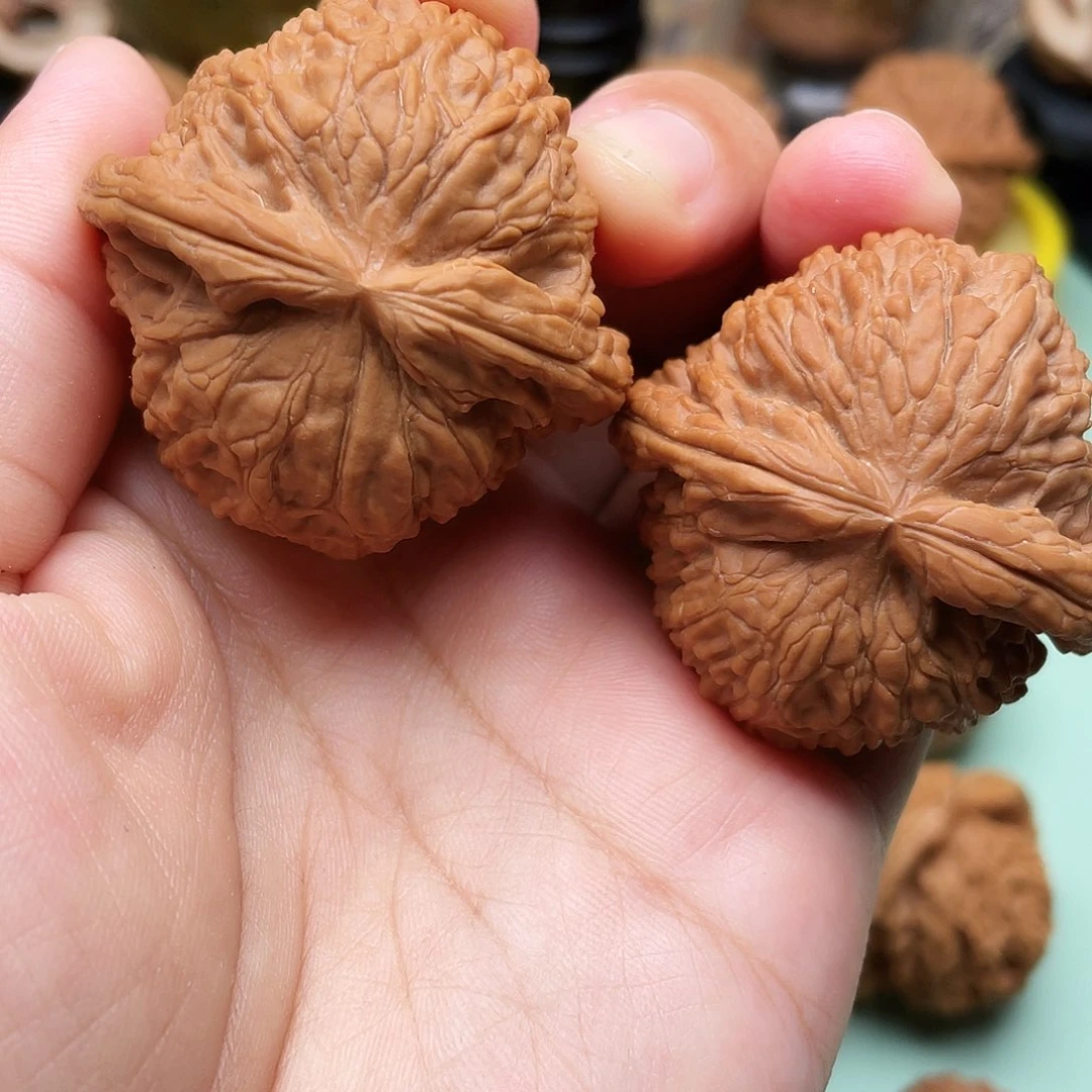 文玩核桃吊坠那*白狮子43