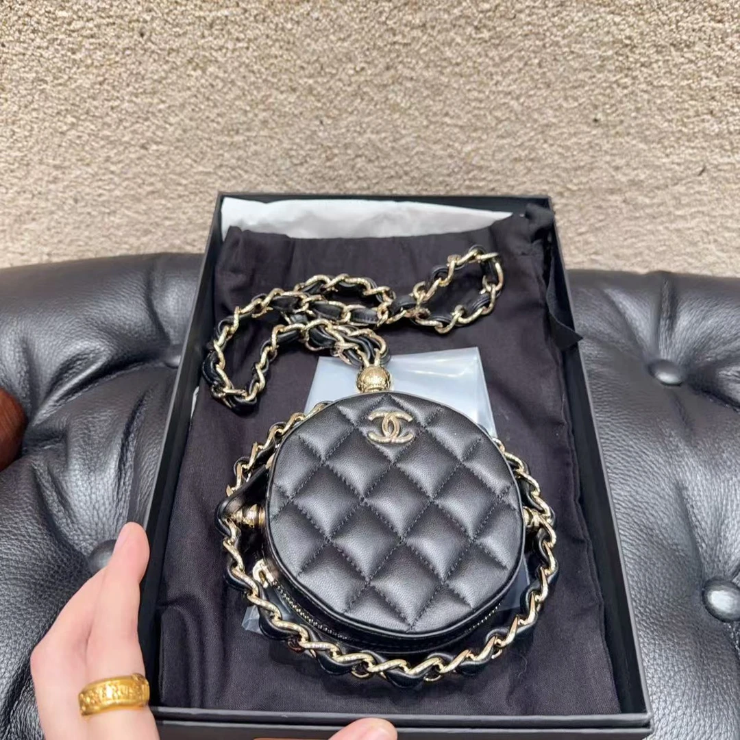 未使用 Chanel/香奈儿 22c秀款时来运转金珠圆环黑金链条手拿包！