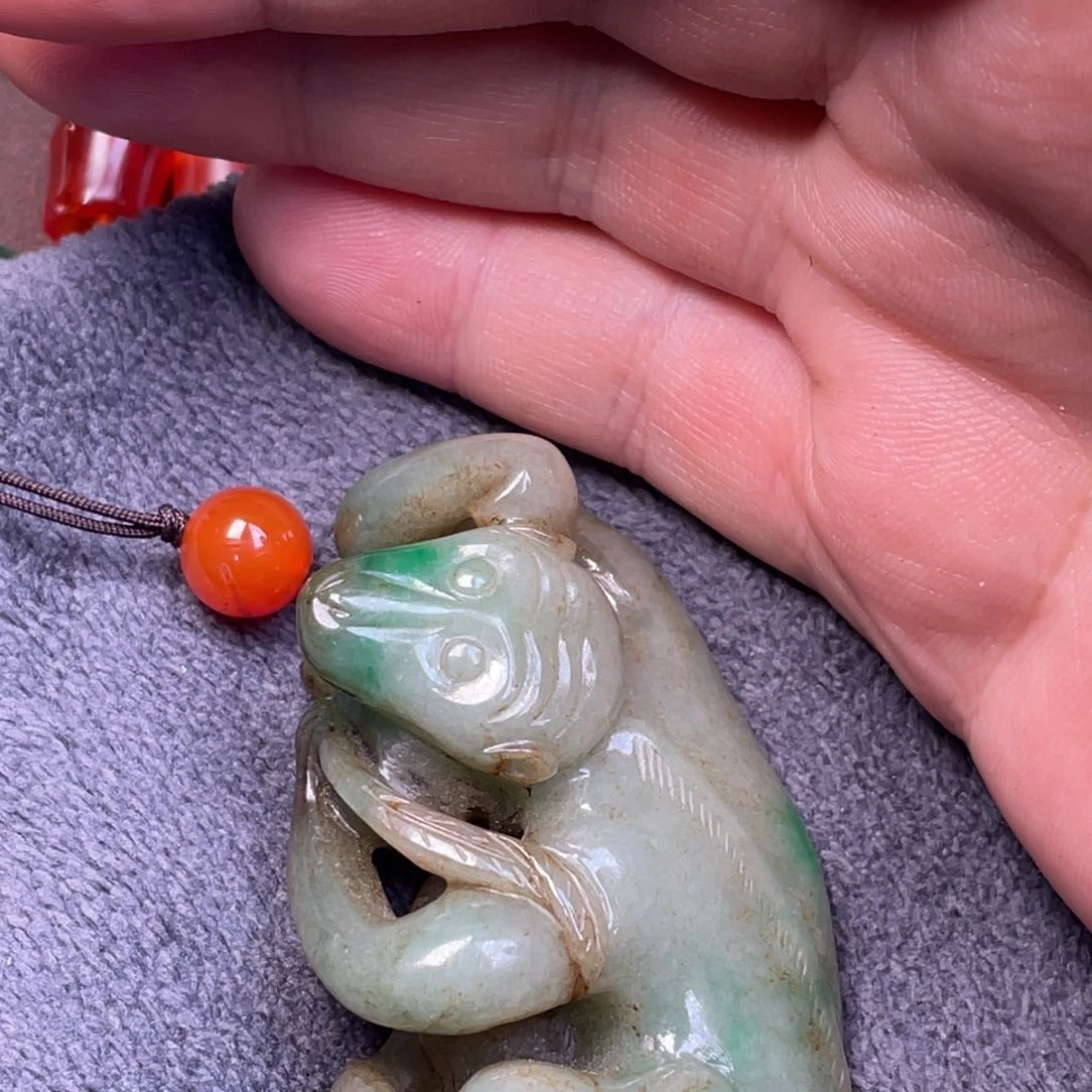 用***1翡翠未镶嵌挂件如图