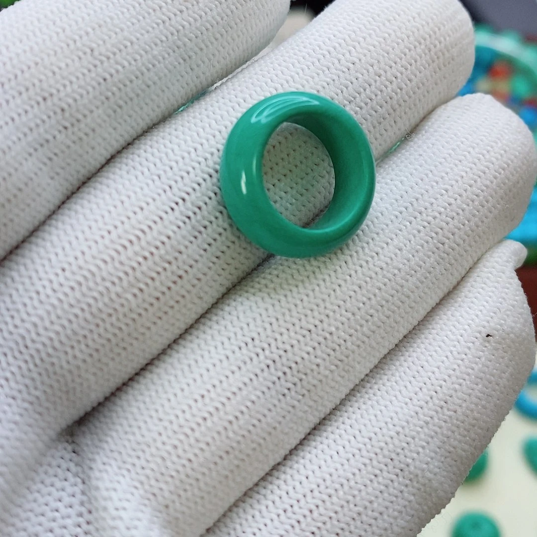 高瓷高绿跑环一颗内径11mm