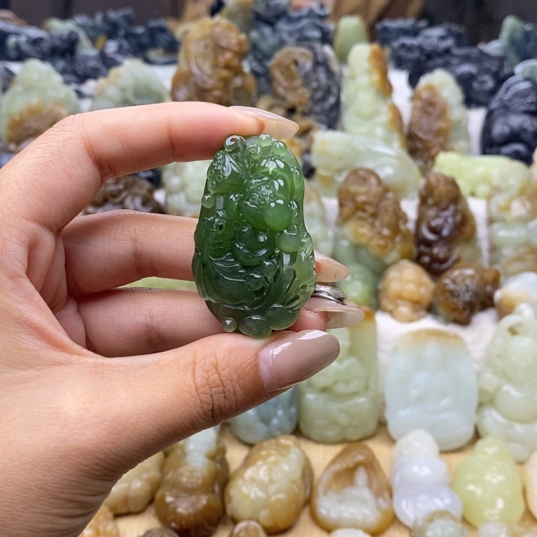 颈饰未镶嵌和田玉