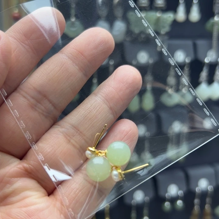 想***前和田玉银S925镶嵌耳饰