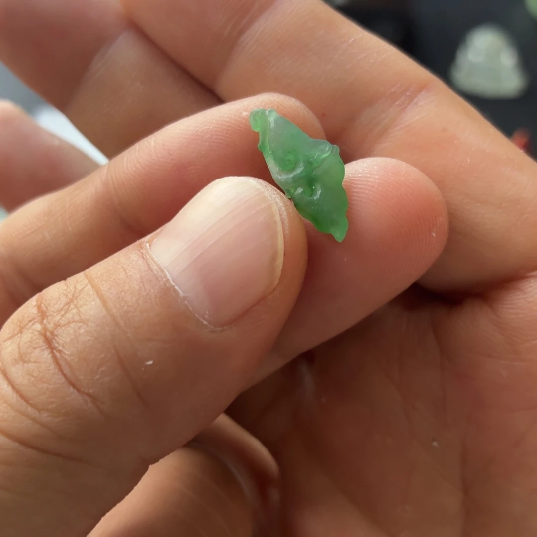 定制翡翠未镶嵌如意