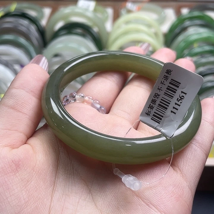 【闪购商品】未镶嵌手镯和田玉