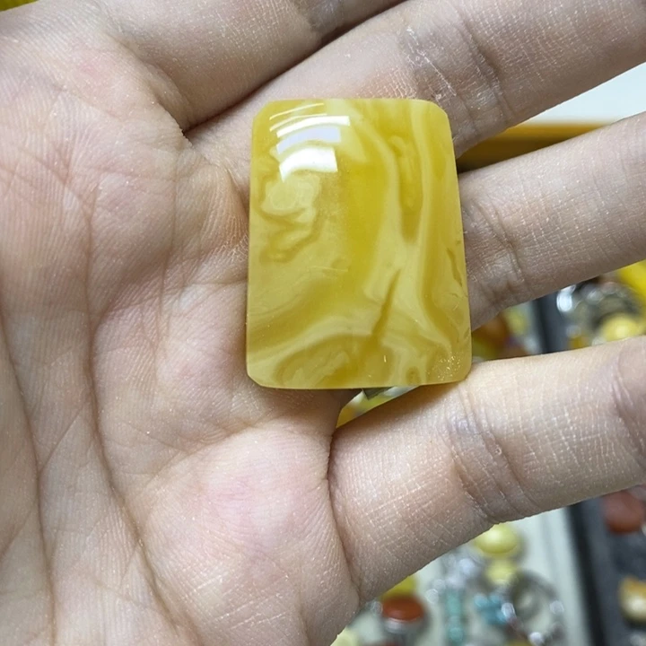 蜜蜡未镶嵌裸石吊坠