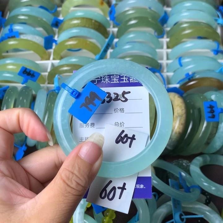 未镶嵌蛇纹石玉手镯6325