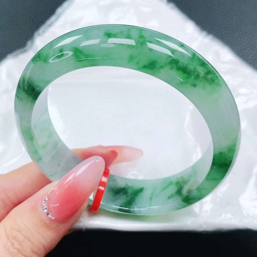 翡翠手镯未镶嵌53圈