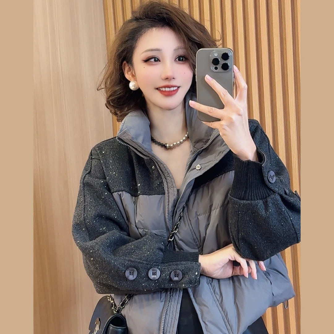 七奈推荐 【小夭】百搭立领亮片拼接白鸭绒保暖羽绒服QN12113