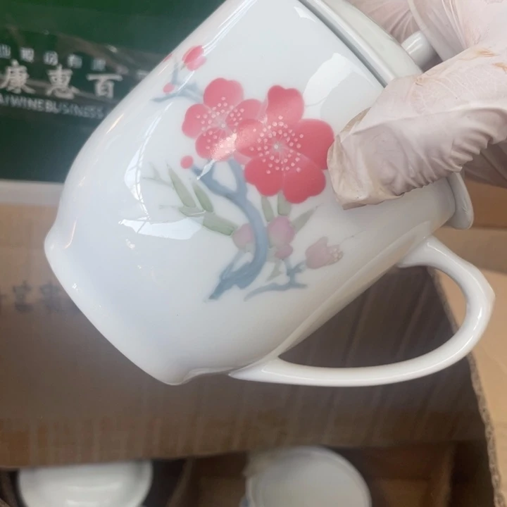 摆件陶瓷盘子碗砂锅都有