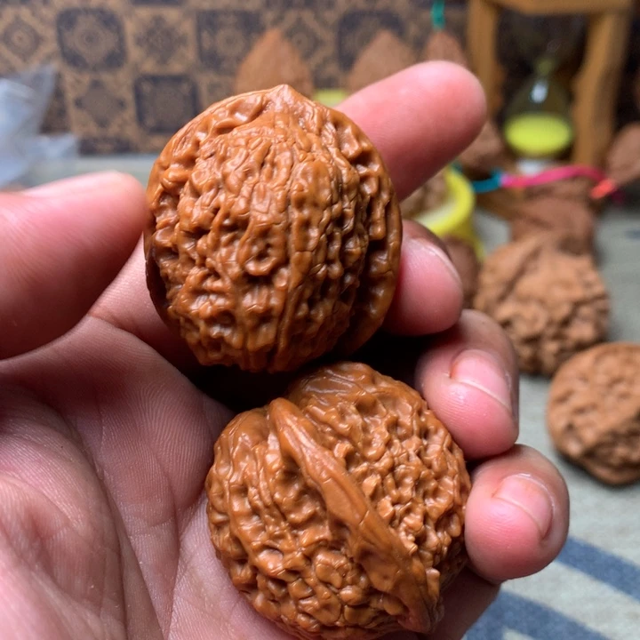 鱊***香桃核吊坠狮子头好看