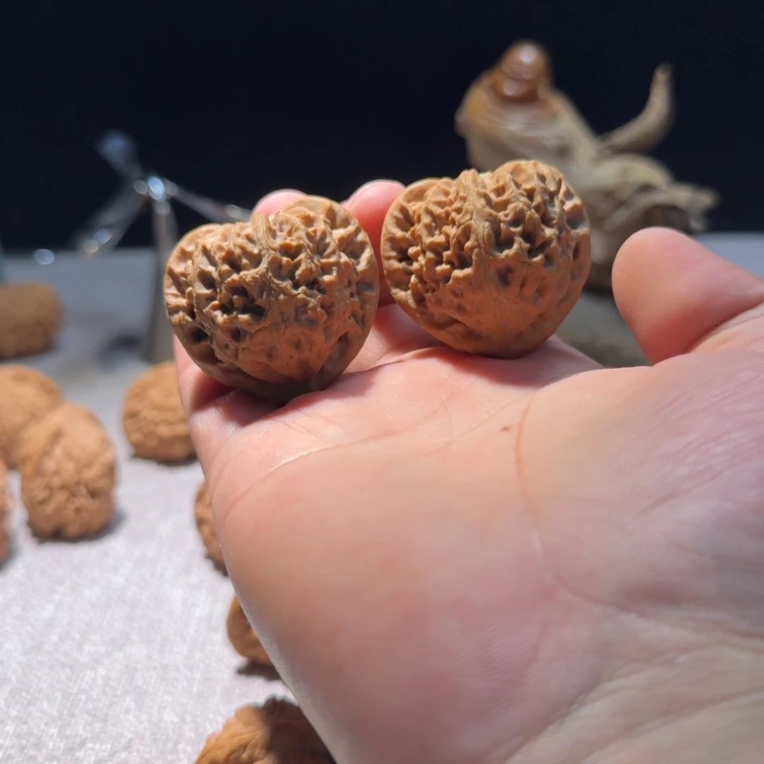 美***苦文玩核桃把件全品40宫灯