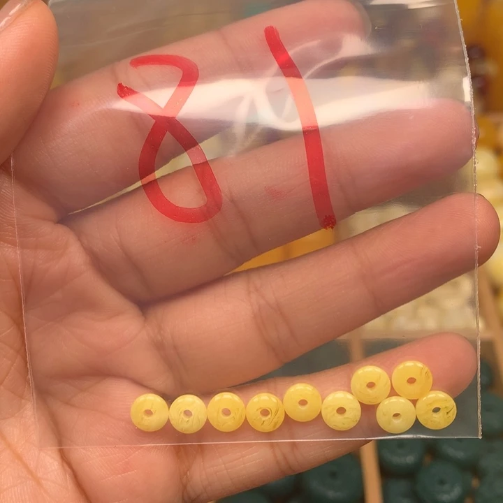 非金属仿琥珀配饰81卡6