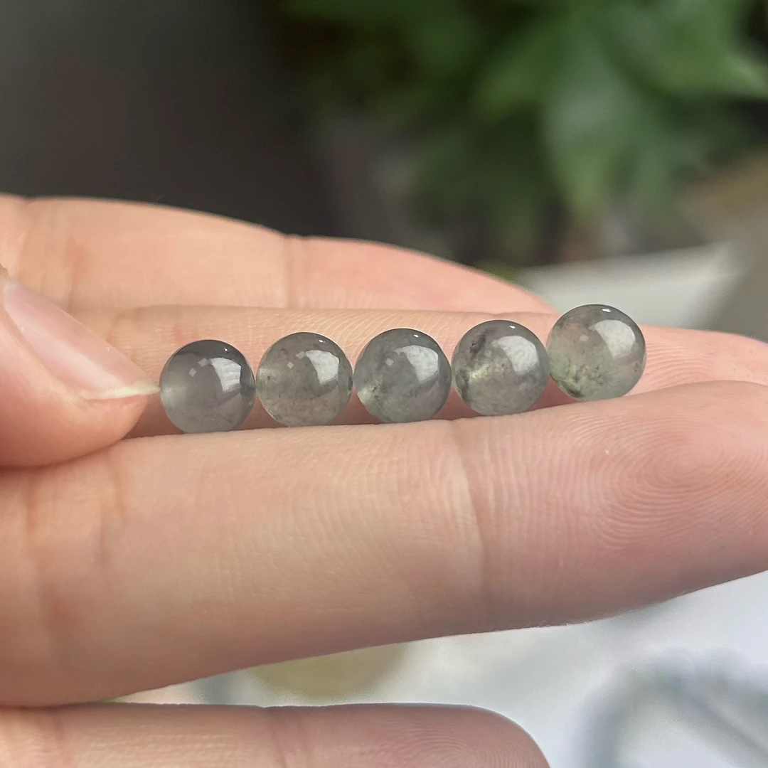 翡翠散珠 冰乌鸡圆珠 天然缅甸A货翡翠散珠 多样性发其一