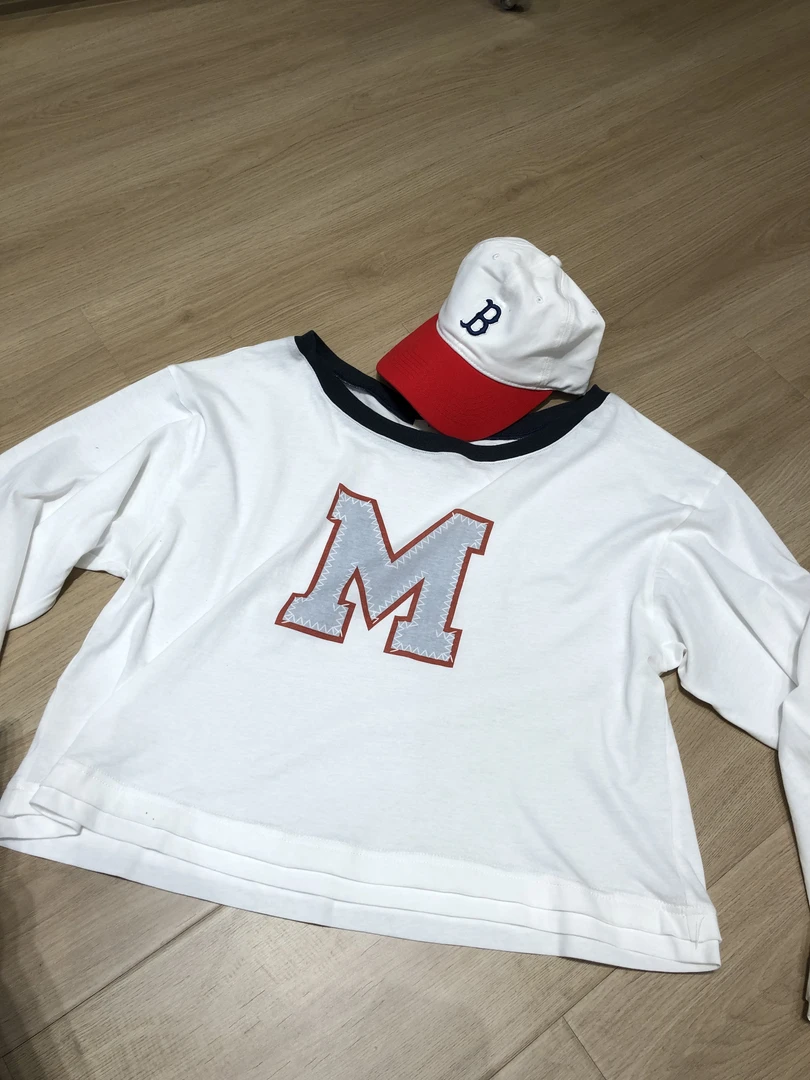 路一.韩国 Seoul    M豆   露肩T DP20250213024