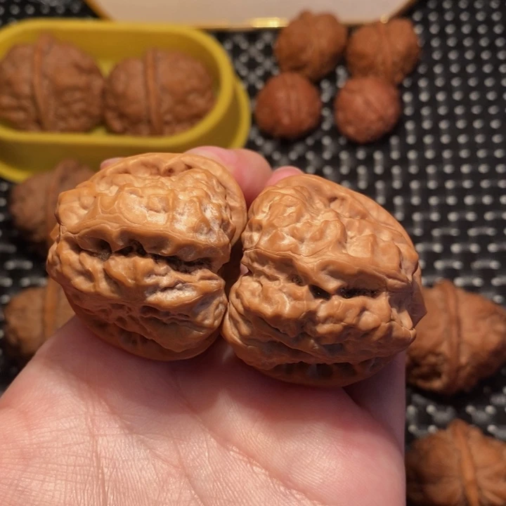 小***学把件文玩核桃蛙王