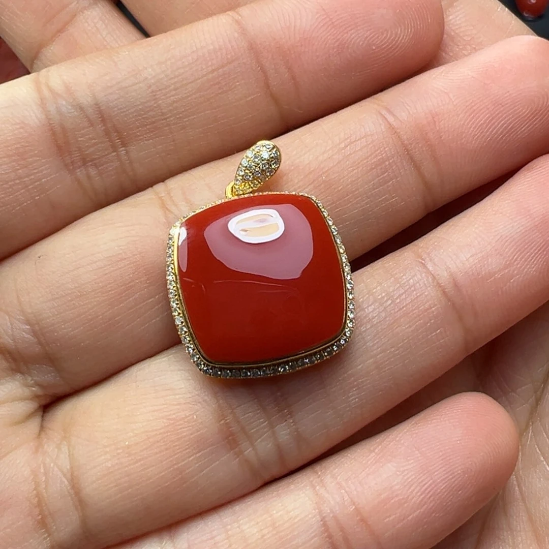 南红玛瑙吊坠18K金镶嵌明*