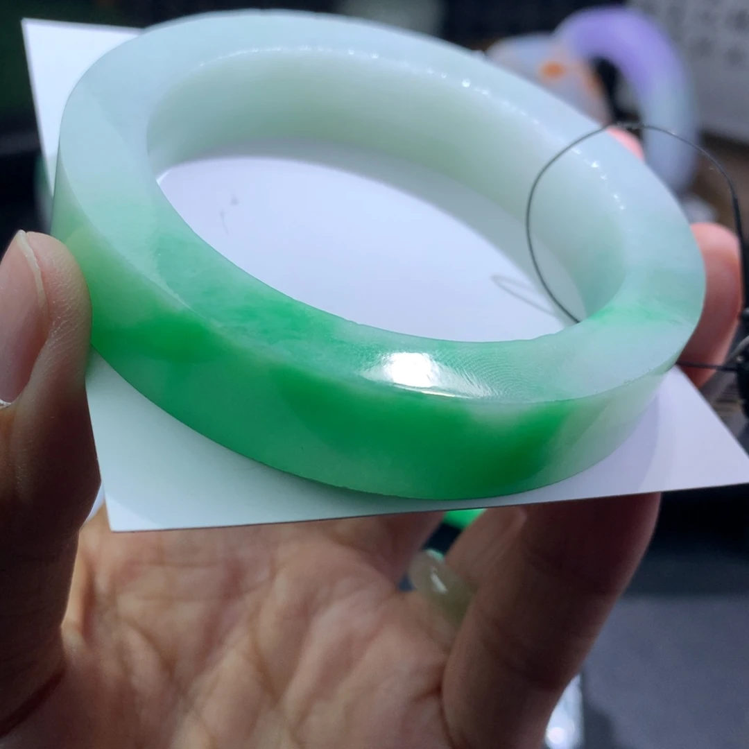 未镶嵌翡翠手镯定制翡翠