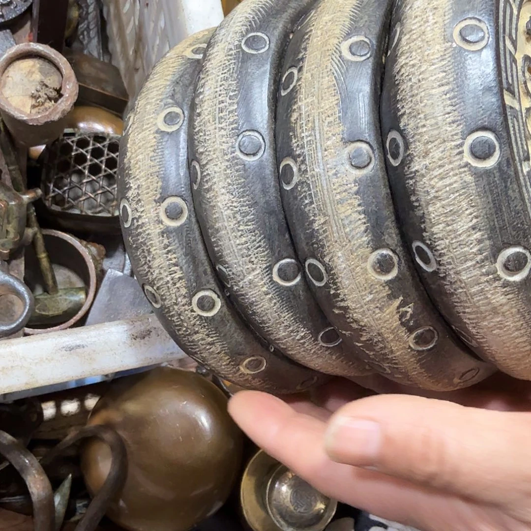 王***外一物一图，工艺品Z。