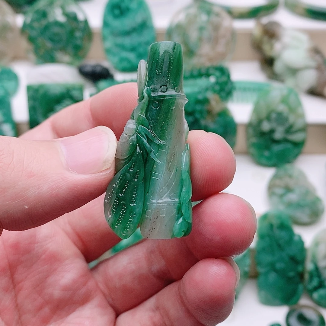 独山玉未镶嵌吊坠