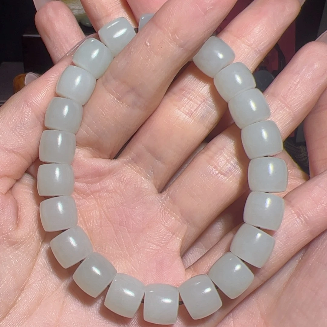 和田玉颈饰未镶嵌治**间