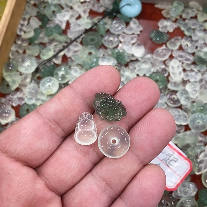 蛇纹石玉合金颈饰