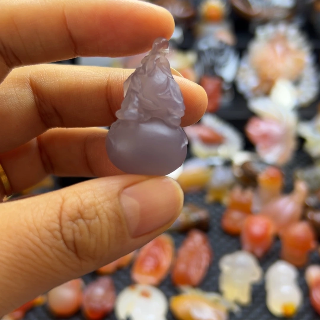 米***玛瑙/玉髓未镶嵌吊坠(赠链)
