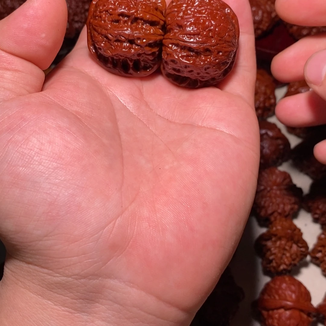 随***意桃核吊坠越起劲越起劲