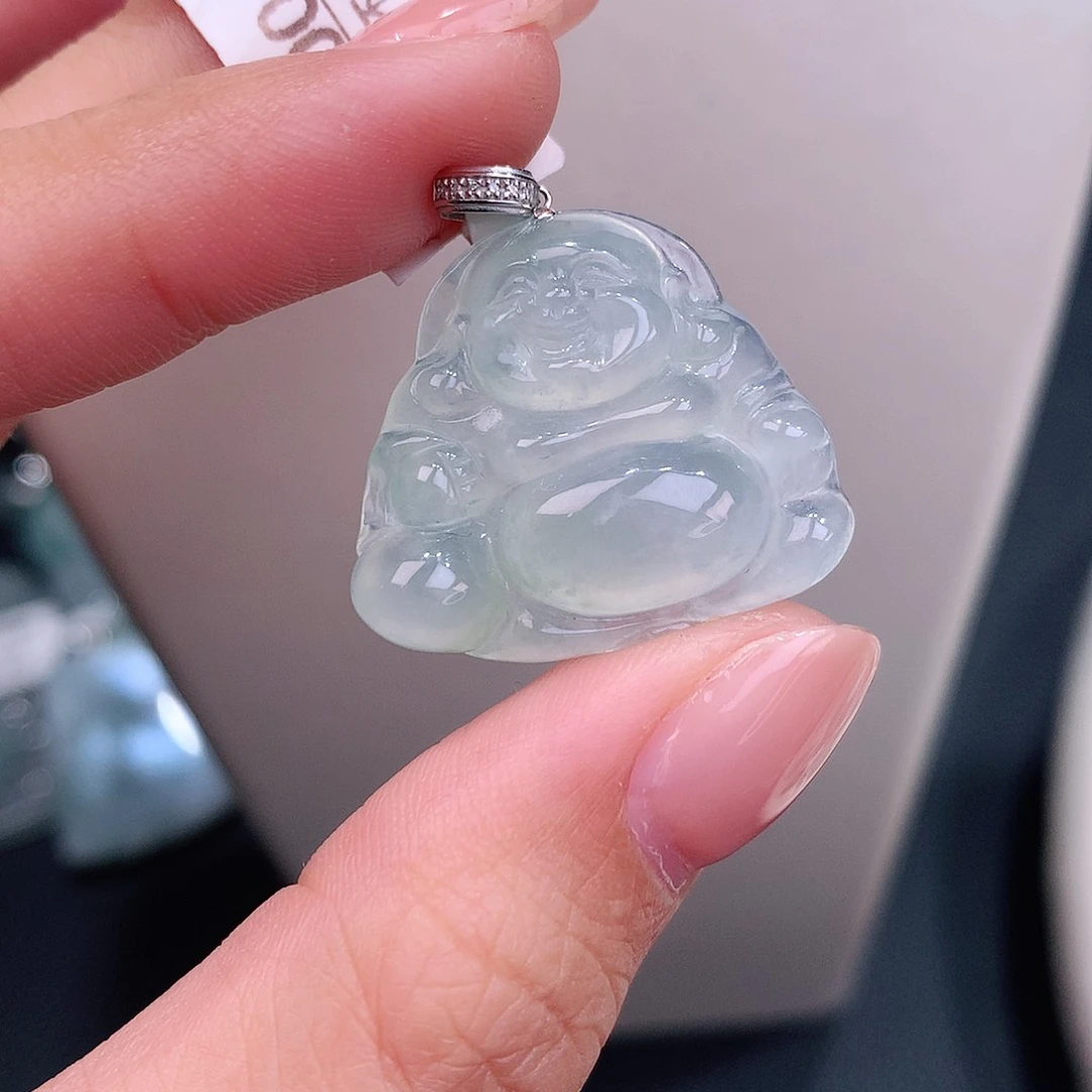 颈饰18K金镶嵌翡翠正冰晴底布袋佛