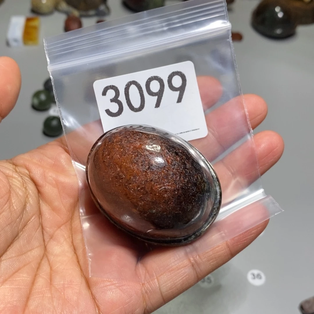 颈饰未镶嵌岫岩河磨玉（透闪石质玉）