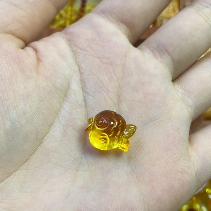 琥珀未镶嵌珠宝奇石鲸鱼