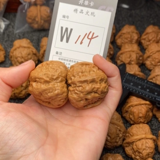 吊坠桃核我是第一百38