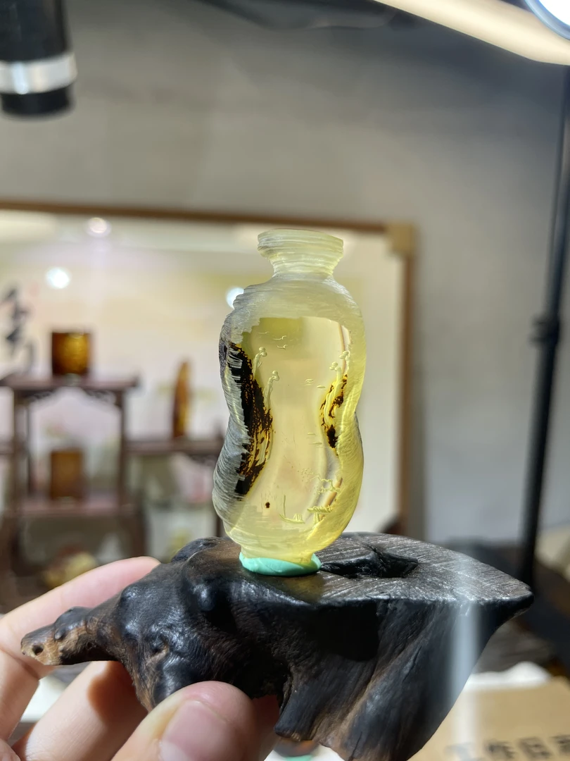 悟道 宝瓶意境 琥珀雕刻件