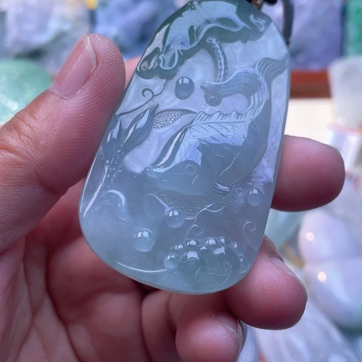 翡翠未镶嵌颈饰月**风鱼