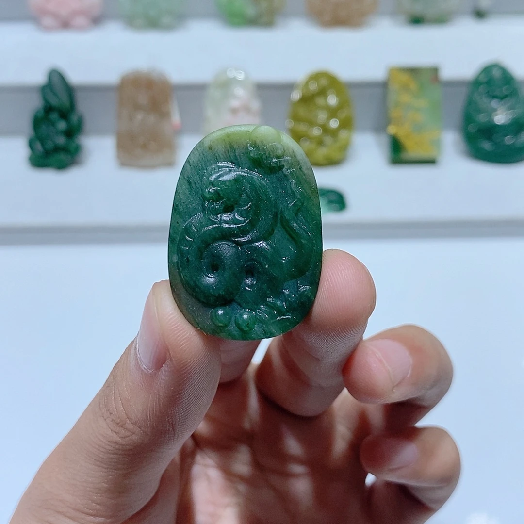 独山玉未镶嵌挂件