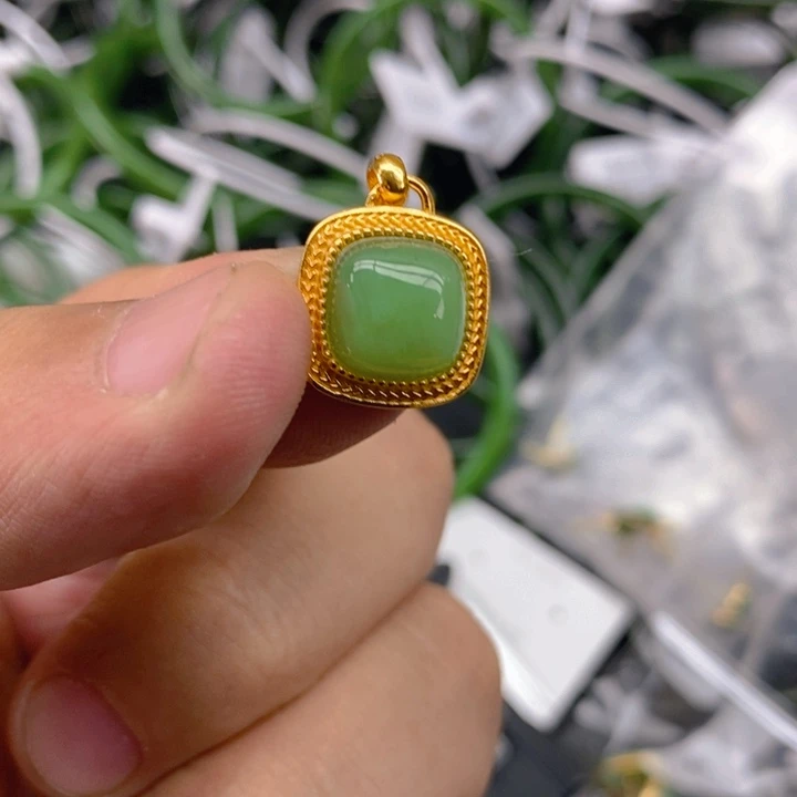 和田玉（碧玉）颈饰银S925镀金镶嵌